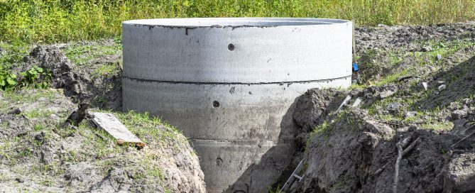 Как подобрать бетонные кольца под уровень грунтовых вод